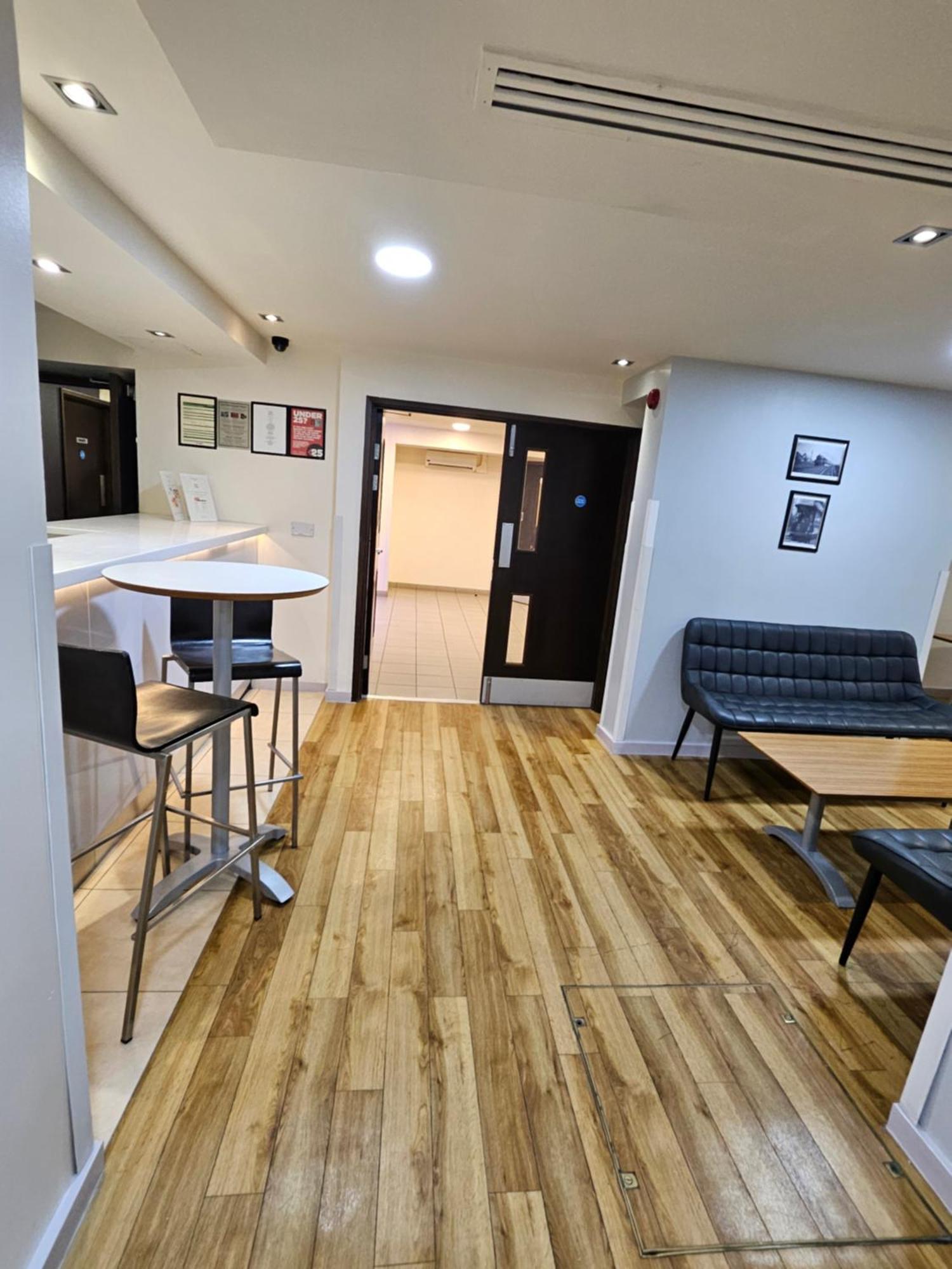 Go2 Hotels Burton Upon Trent Central Екстериор снимка